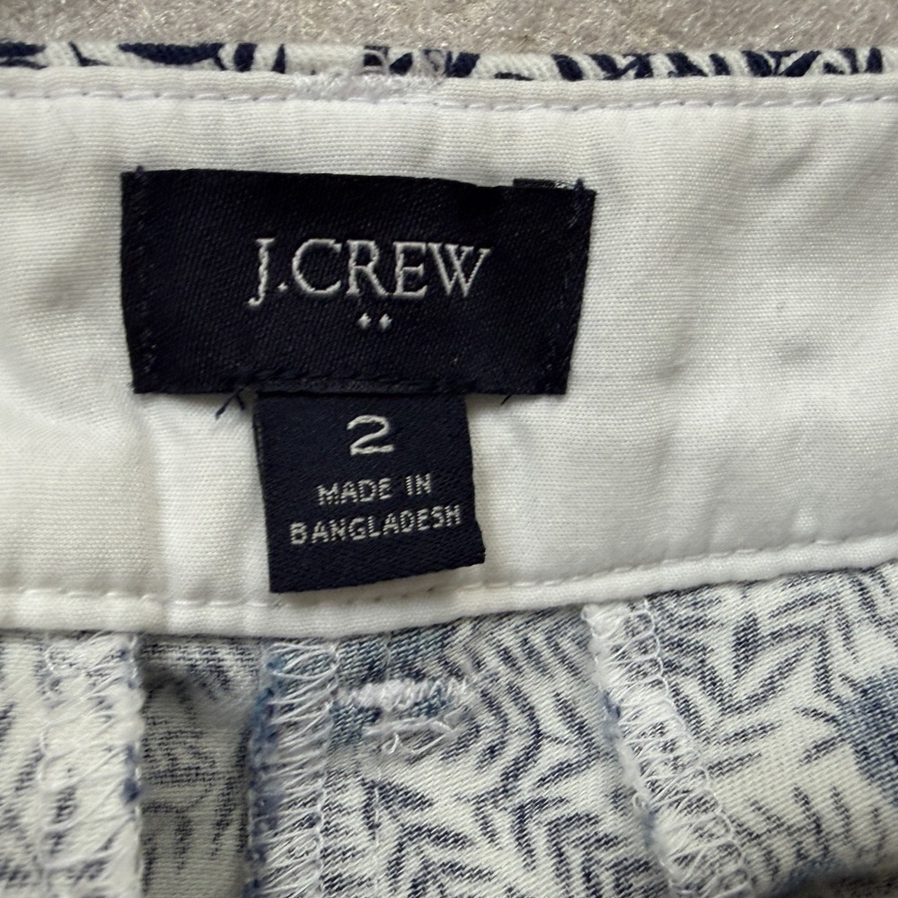 J Crew Factory Chino Shorts Women 2 Blue White Floral Print 100% Cotton 3.5 inch - Picture 3 of 9